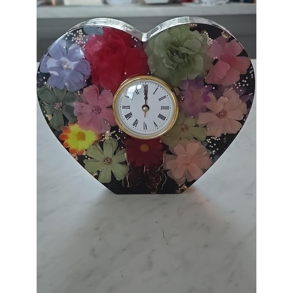 Handmade Resin Desk Mantle Heart Clock‎ Big 2 Inches Thick Flowers Pearls 734